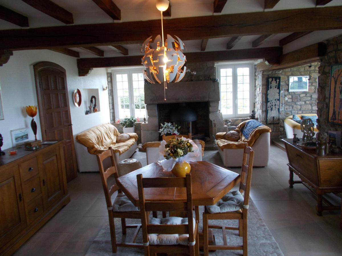 Les Ajoncs Bed and Breakfast Plougrescant Exteriör bild