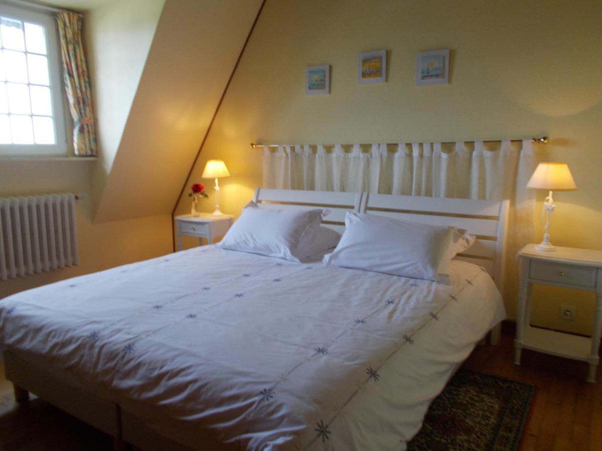 Les Ajoncs Bed and Breakfast Plougrescant Exteriör bild