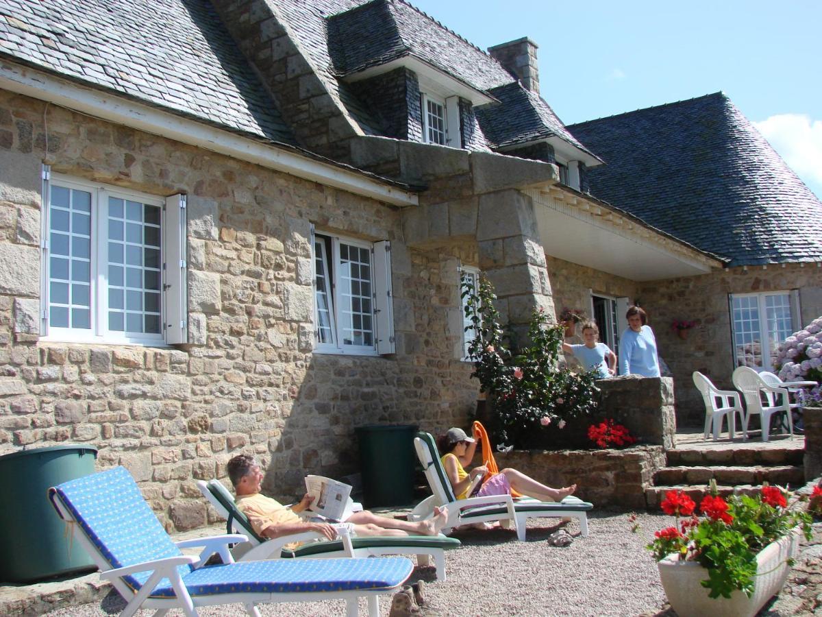 Les Ajoncs Bed and Breakfast Plougrescant Exteriör bild