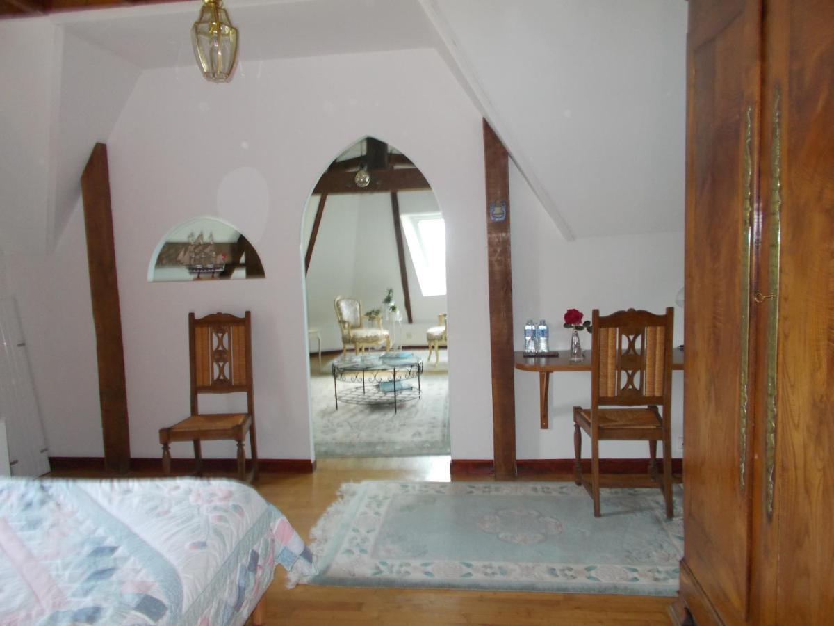 Les Ajoncs Bed and Breakfast Plougrescant Exteriör bild
